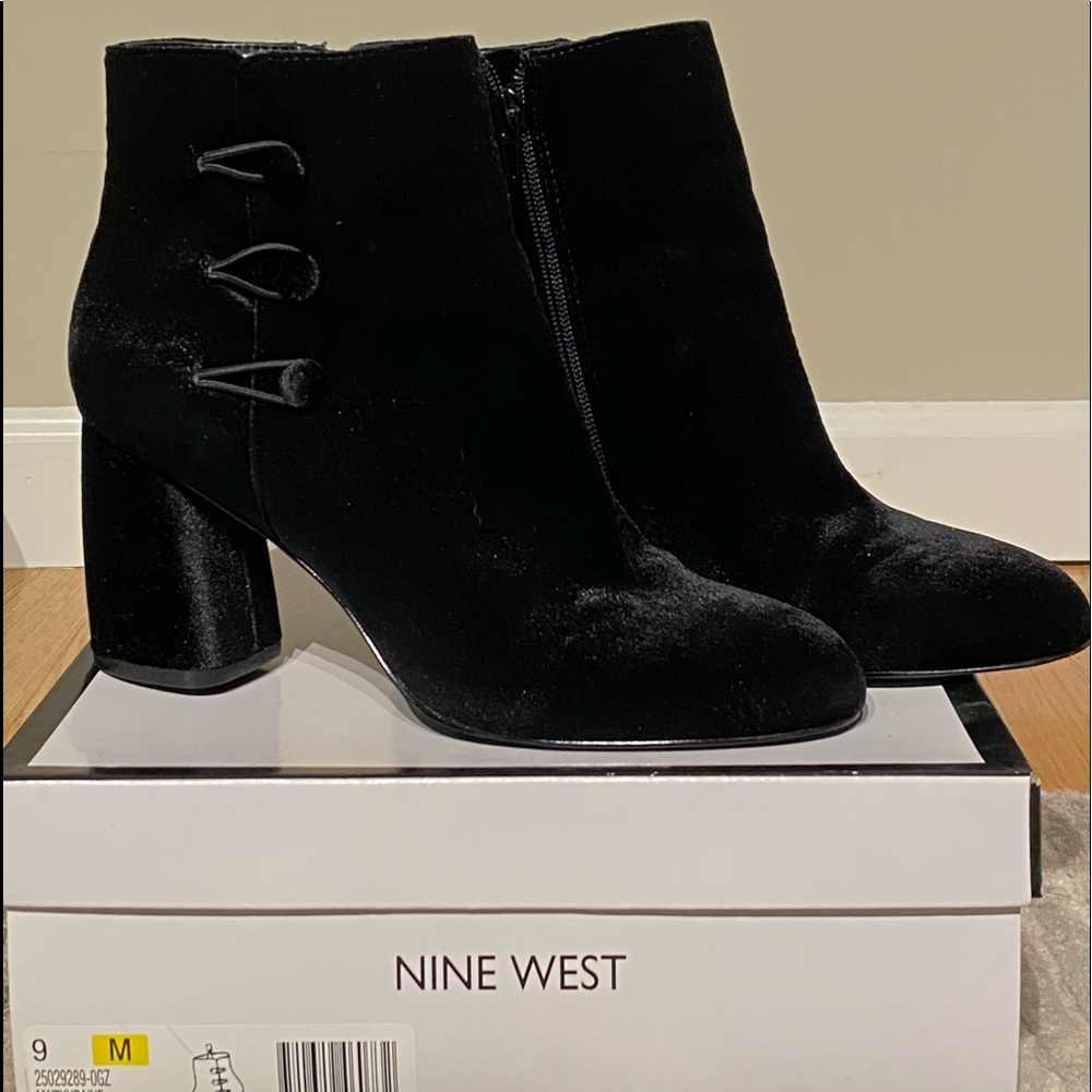 Nine West Black Velvet Ankle Boots w/ chunky heel & button accents